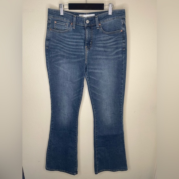 Levi's Signature Gold Bootcut Mid Rise Denim Jeans - J16 - Picture 1 of 3